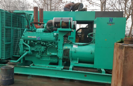 汨罗发电机组如何判断水冷式机油散热器内部是否需要清洗？